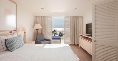 One Bedroom Deluxe Sea View Suite