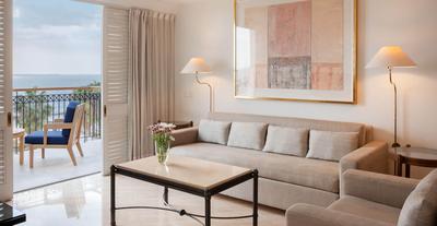 One Bedroom Deluxe Sea View Suite