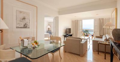 One Bedroom Deluxe Sea View Suite