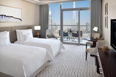 Deluxe Fountain View Room Twin