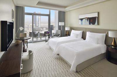 Club Room Twin, Lounge Access