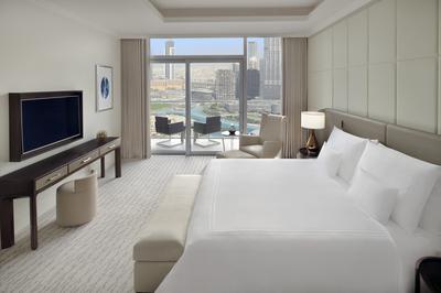 Premier Suite Fountain View, Lounge Access