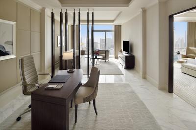 Premier Suite Fountain View, Lounge Access