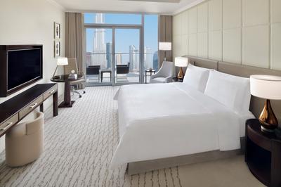 Presidential Suite Fountain View, Lounge Access