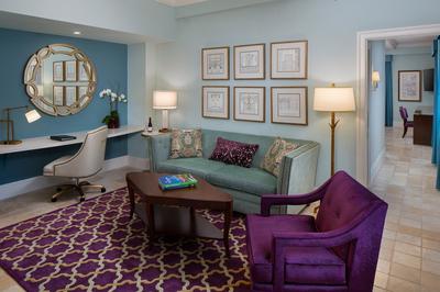 One Bedroom Suite - 2 Queens
