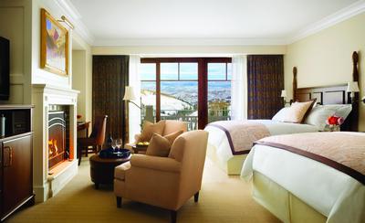 Peak View Double Queen Room