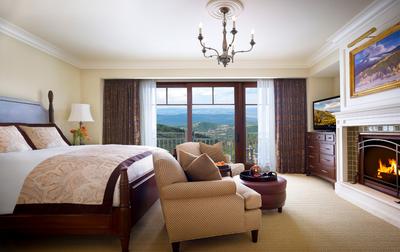 Peak View King Room