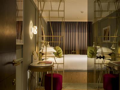 Guest room