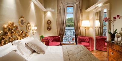 Lake View Prestige Room