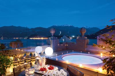 10 - Rooftop Corner Suite - Terrace