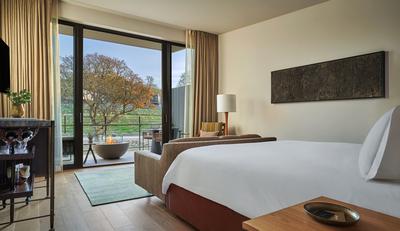 Deluxe Vineyard King Room