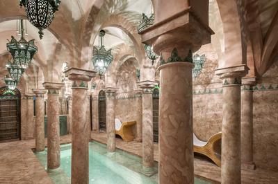 Spa - Indoor Pool & Jacuzzi