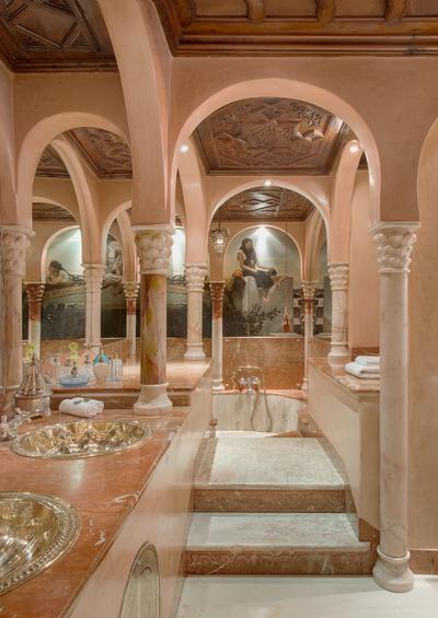 Deluxe Suite Bathroom