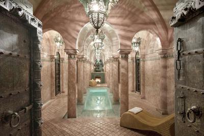 Spa - Indoor Pool & Jacuzzi