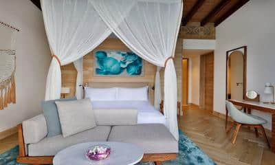 Three Bedroom Ocean House with Pool