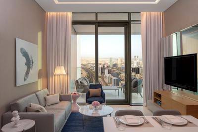 1-Bedroom Prime Living, King with balcony