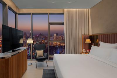 1-Bedroom Prime Living, King with balcony