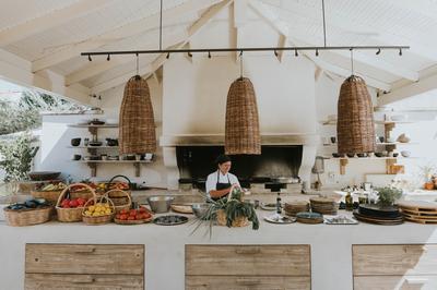 Mouries Restaurant