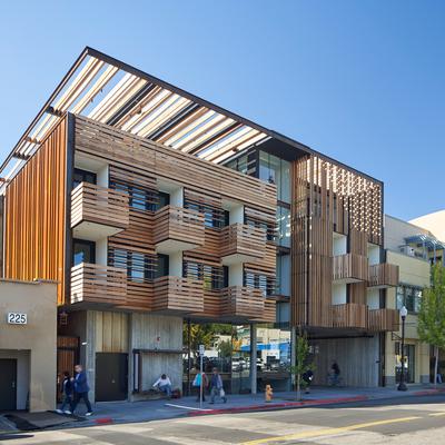 harmon-guest-house-david-baker-architects-healdsburg-california-bruce-damonte_dezeen_sq-a-1
