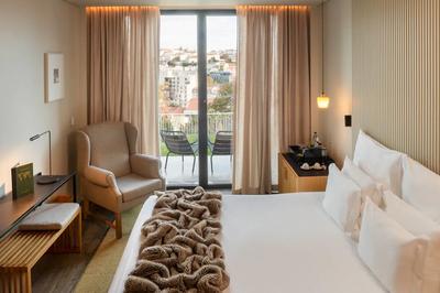 Superior Terrace City View Room