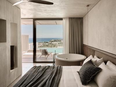 honeymoon-private-pool-suite-rbe-v2-2