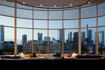 Sky Lounge