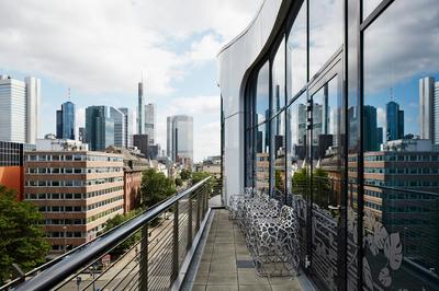 Sky Lounge