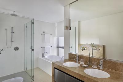 King Two Bedroom Apartment With Sea View