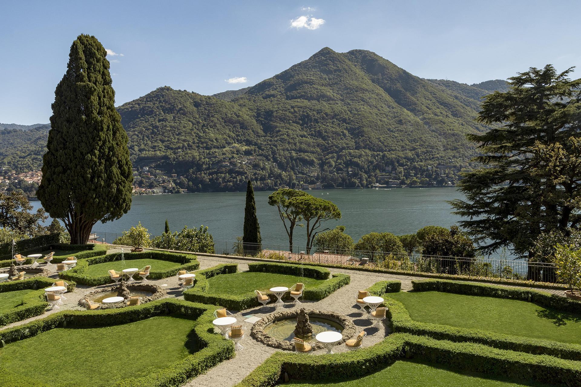 Lakeside Retreats