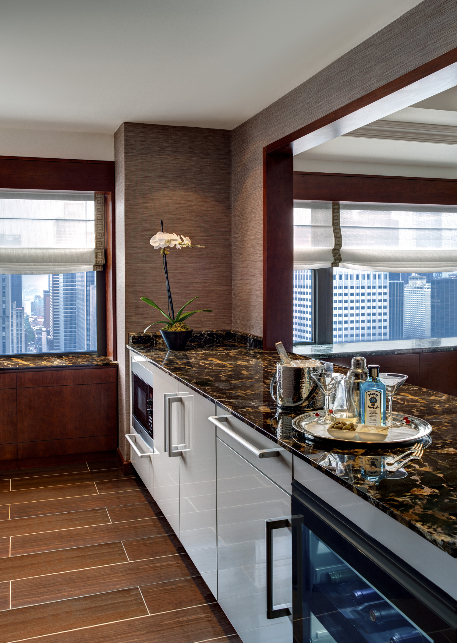Towers Corner Suite