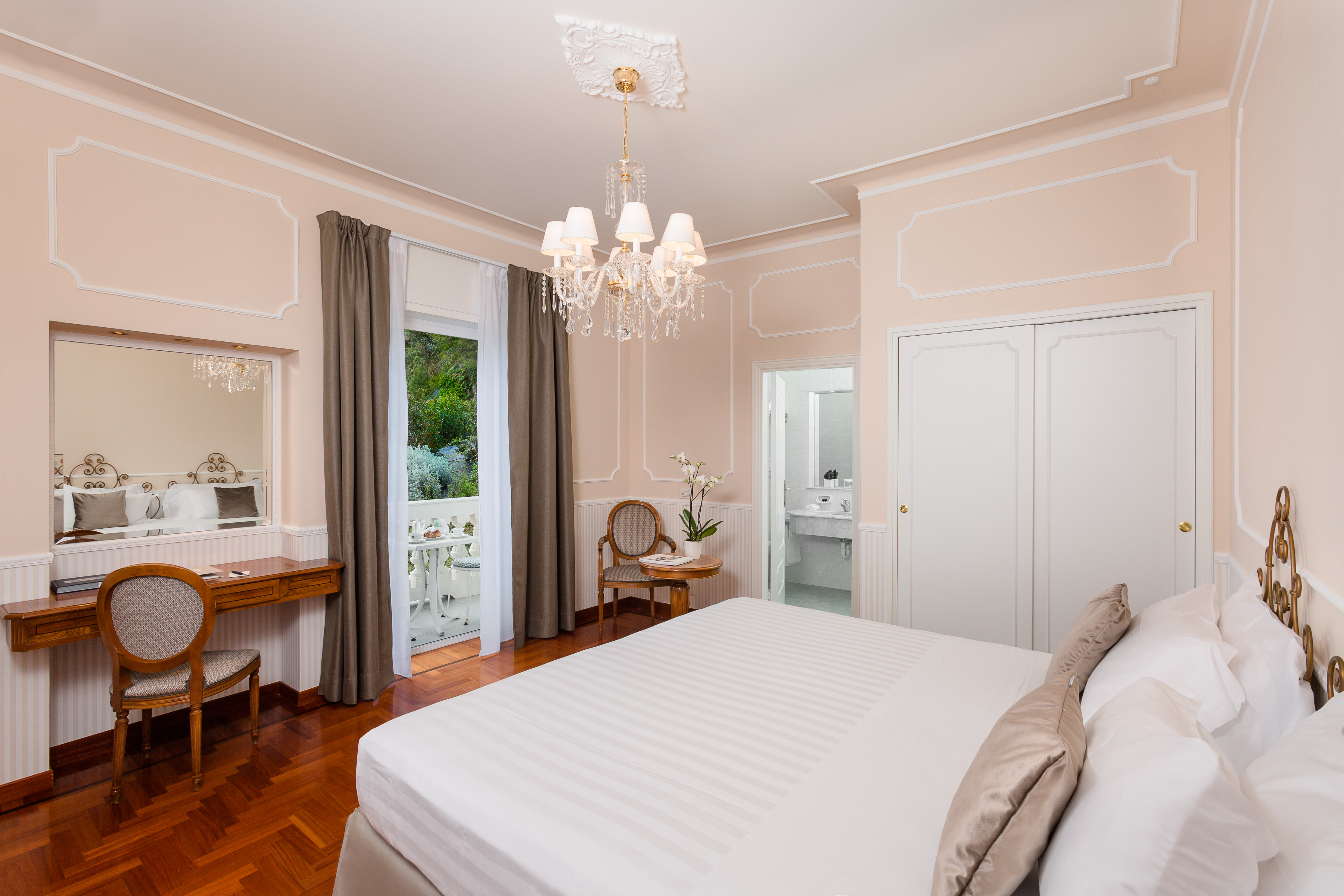 Deluxe Room Side Sea View