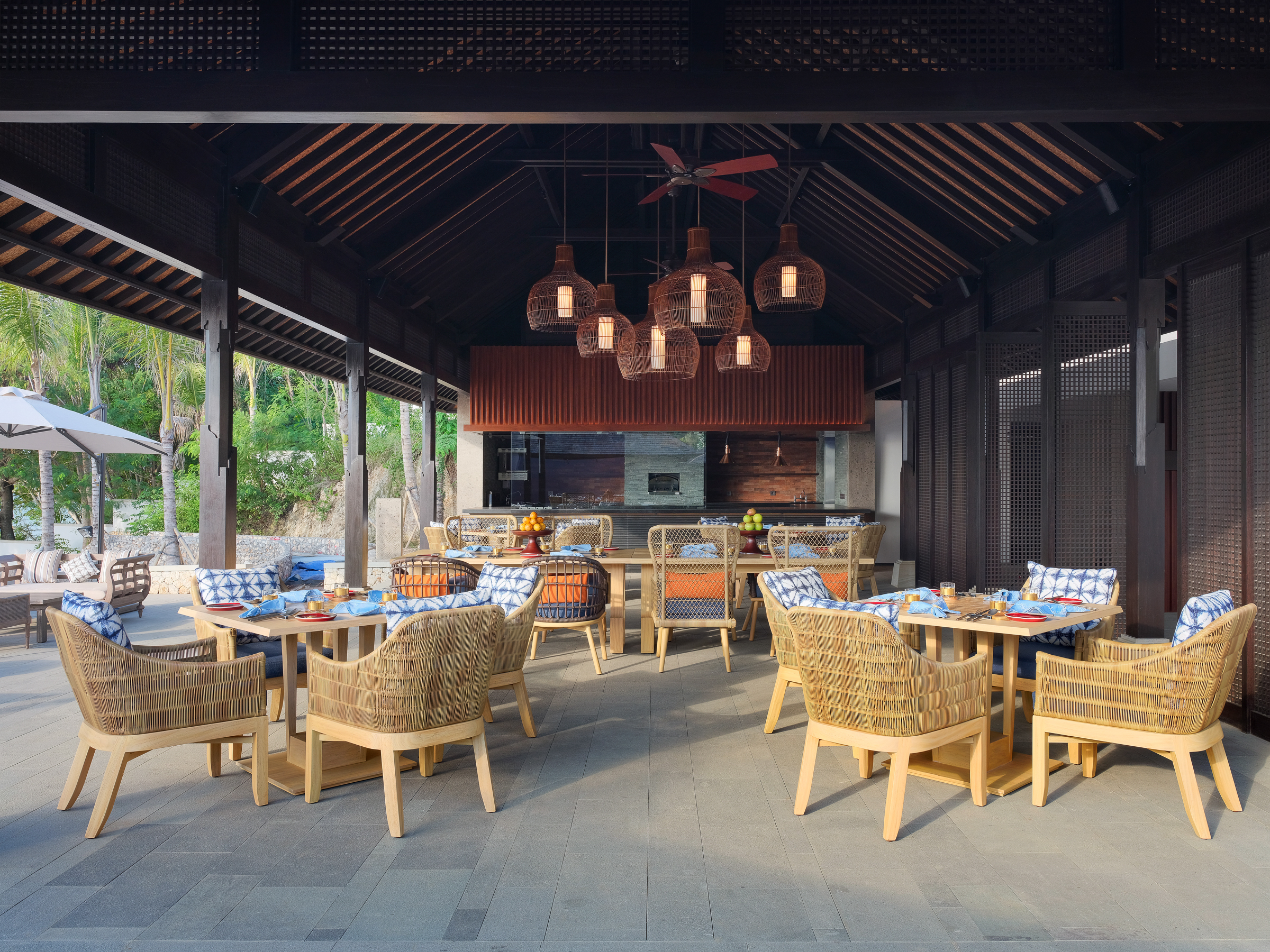 Loloan Beach Bar and Grill