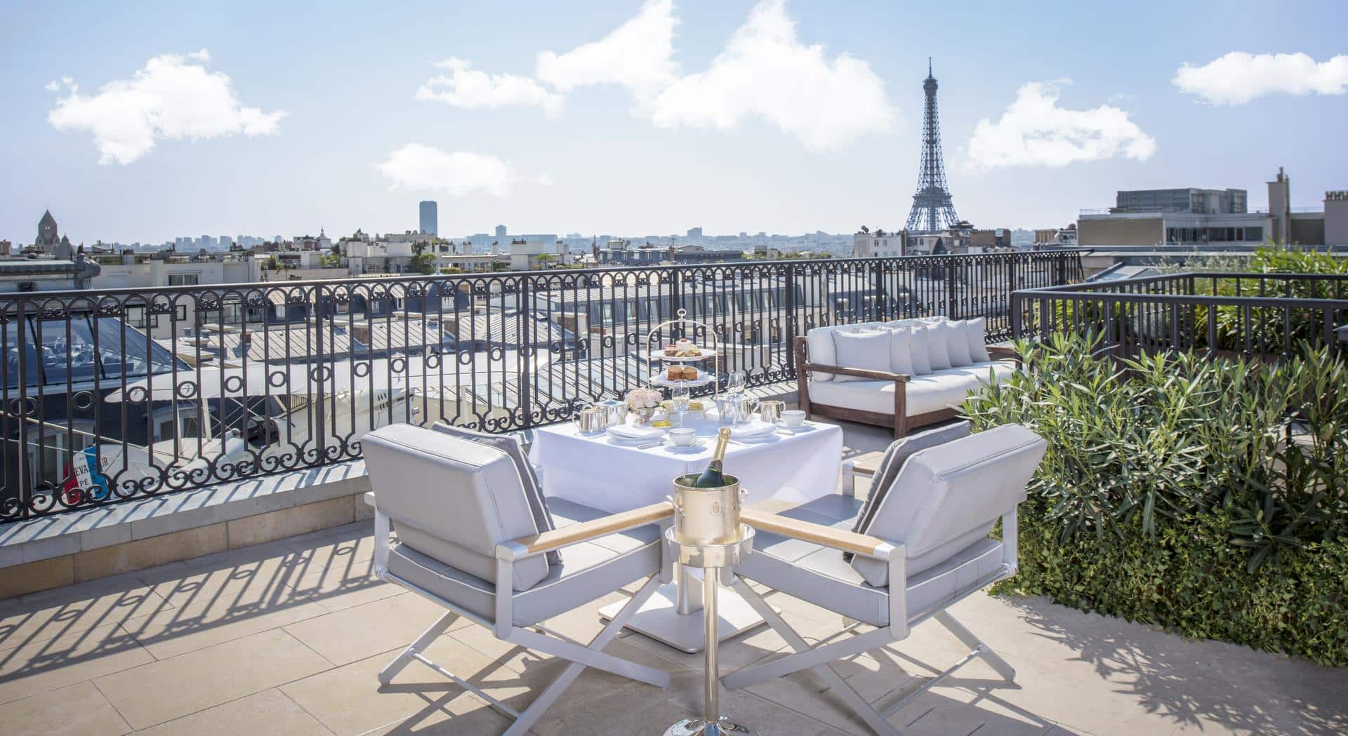 The most romantic dining experiences around the world