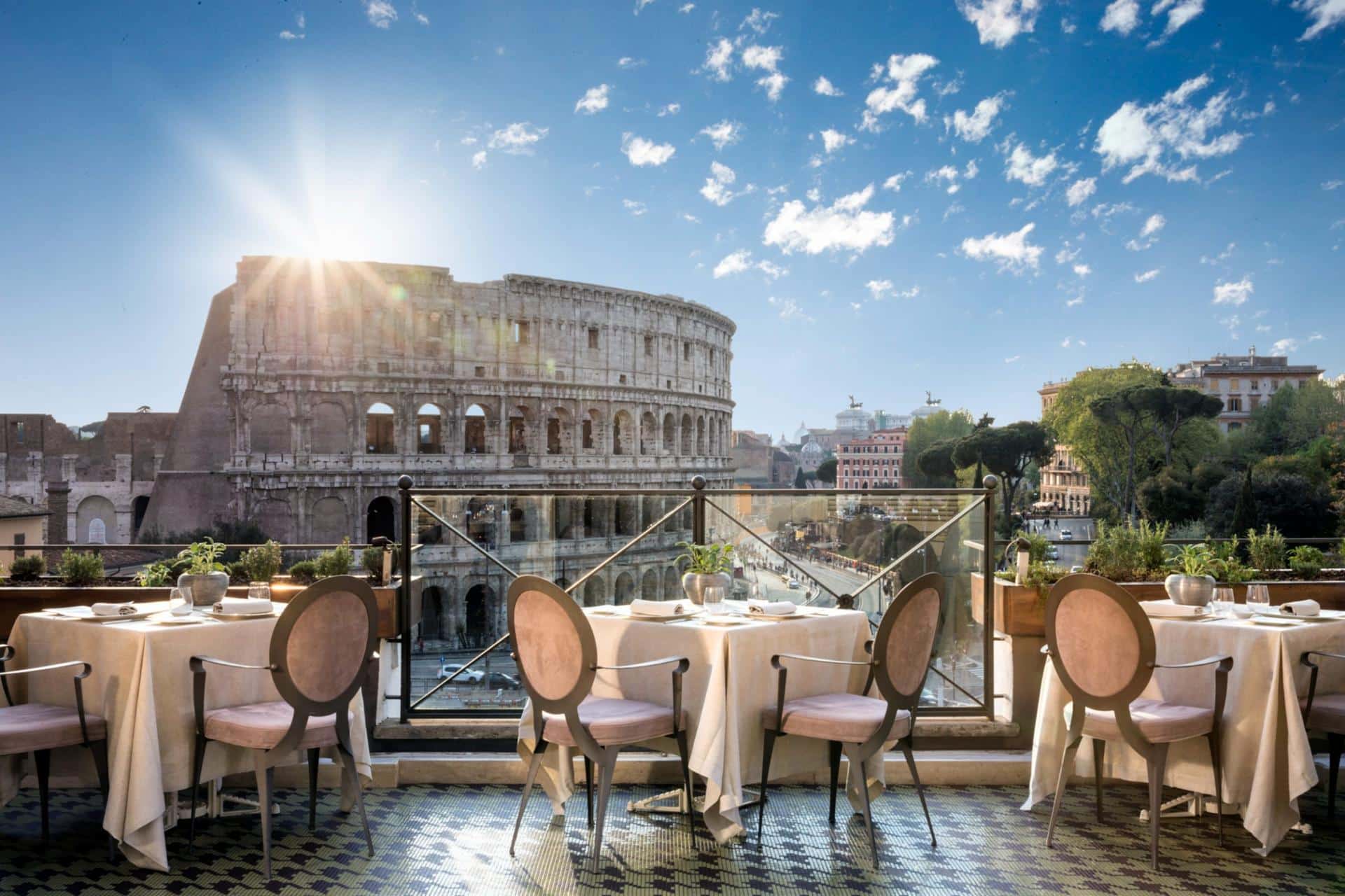 Luxury hotels near world wonders