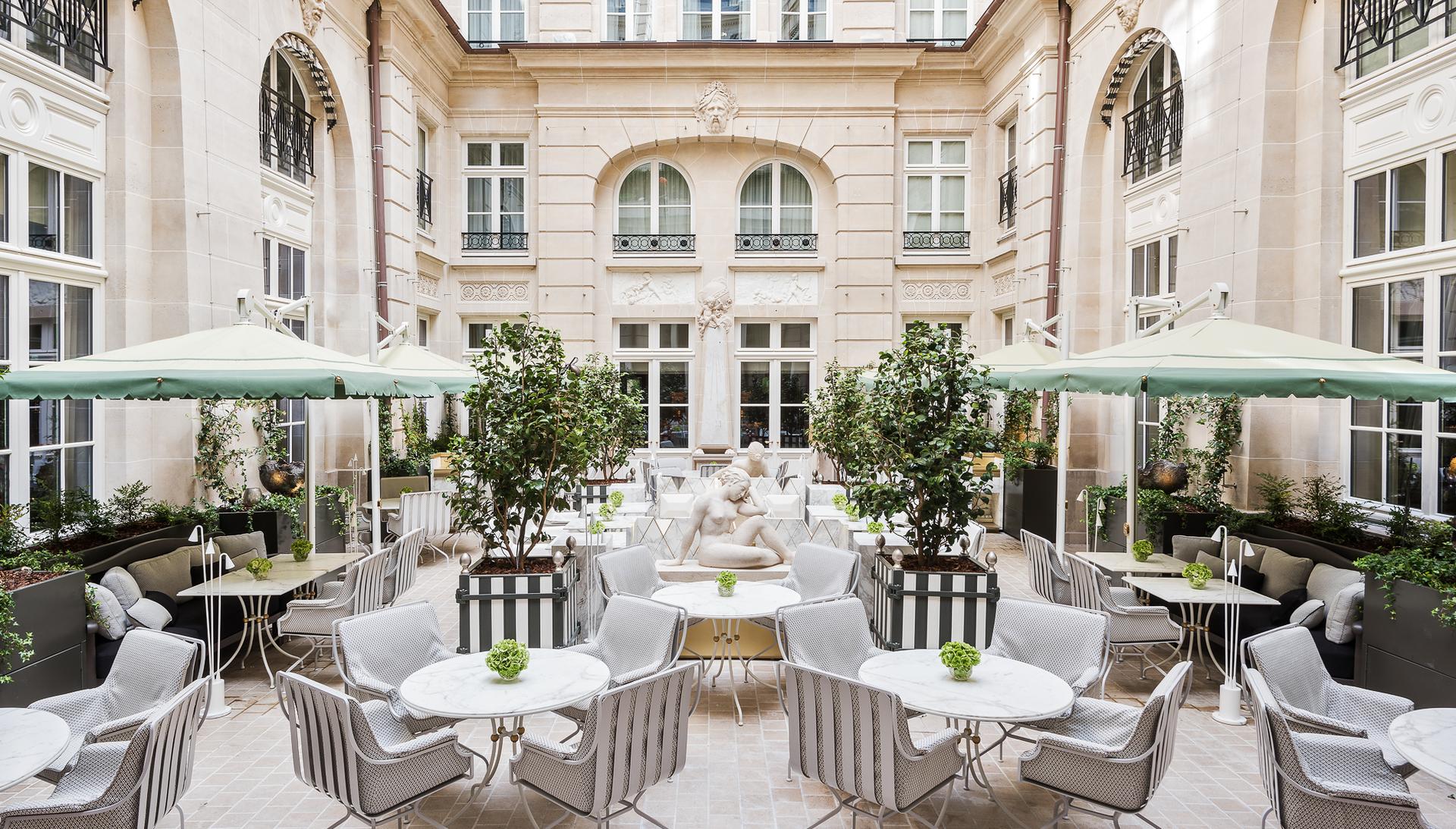 Cour D'honneur at Hôtel de Crillon
